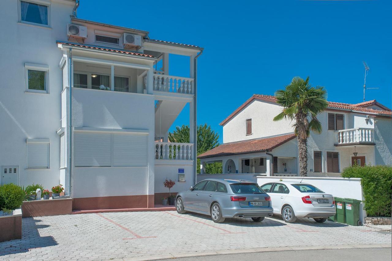 Apartments Somi Πόρετς Εξωτερικό φωτογραφία