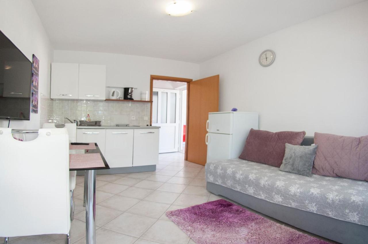 Apartments Somi Πόρετς Εξωτερικό φωτογραφία