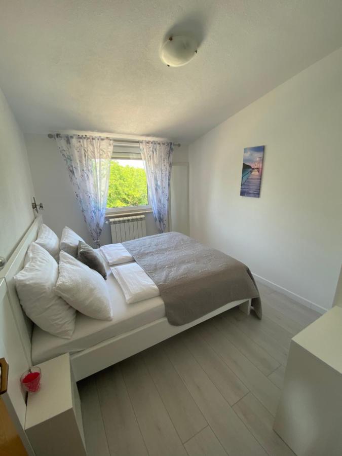 Apartments Somi Πόρετς Εξωτερικό φωτογραφία