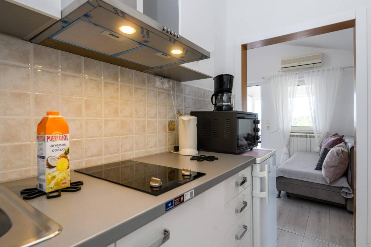 Apartments Somi Πόρετς Εξωτερικό φωτογραφία
