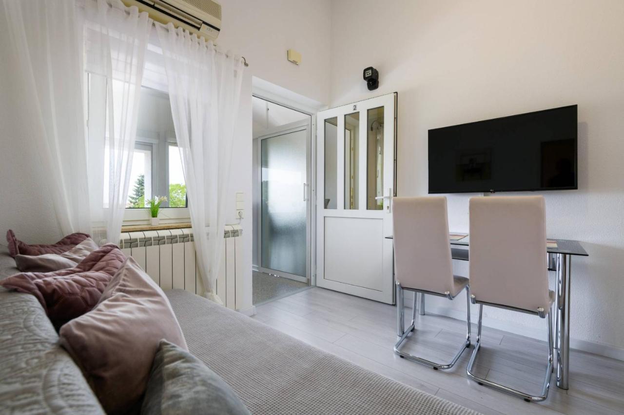 Apartments Somi Πόρετς Εξωτερικό φωτογραφία