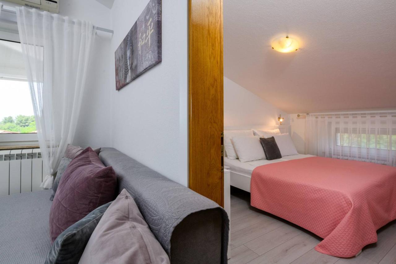 Apartments Somi Πόρετς Εξωτερικό φωτογραφία
