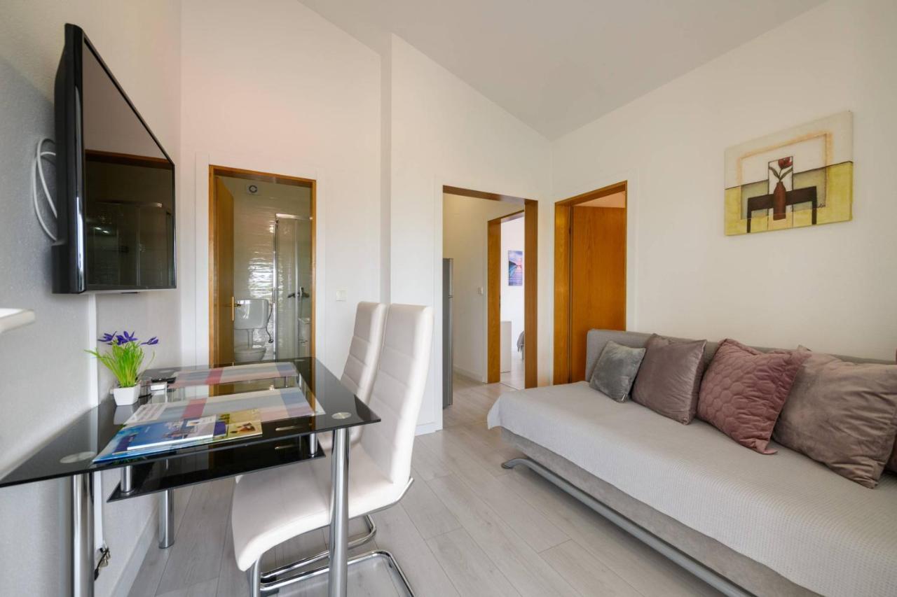 Apartments Somi Πόρετς Εξωτερικό φωτογραφία