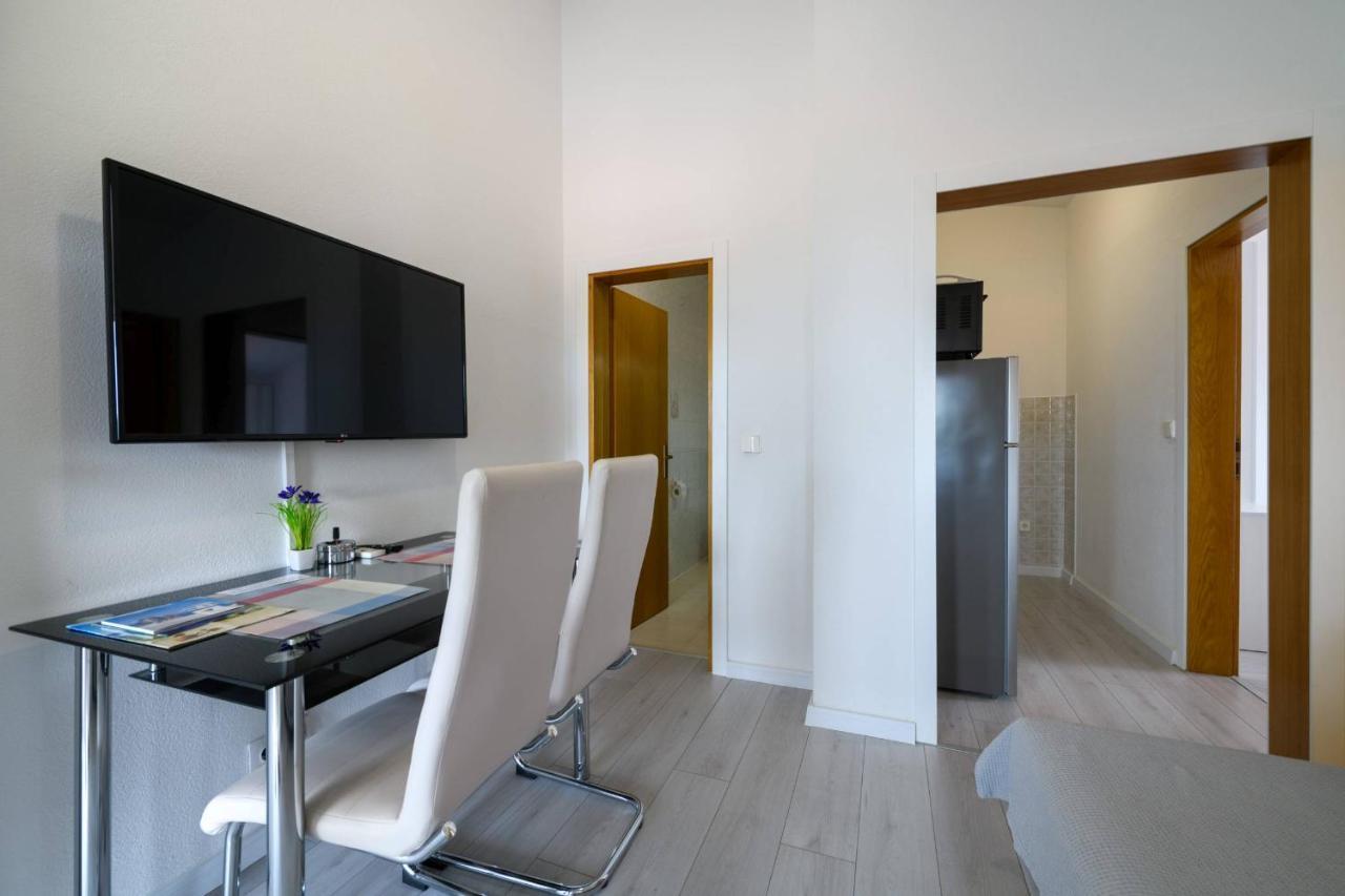 Apartments Somi Πόρετς Εξωτερικό φωτογραφία