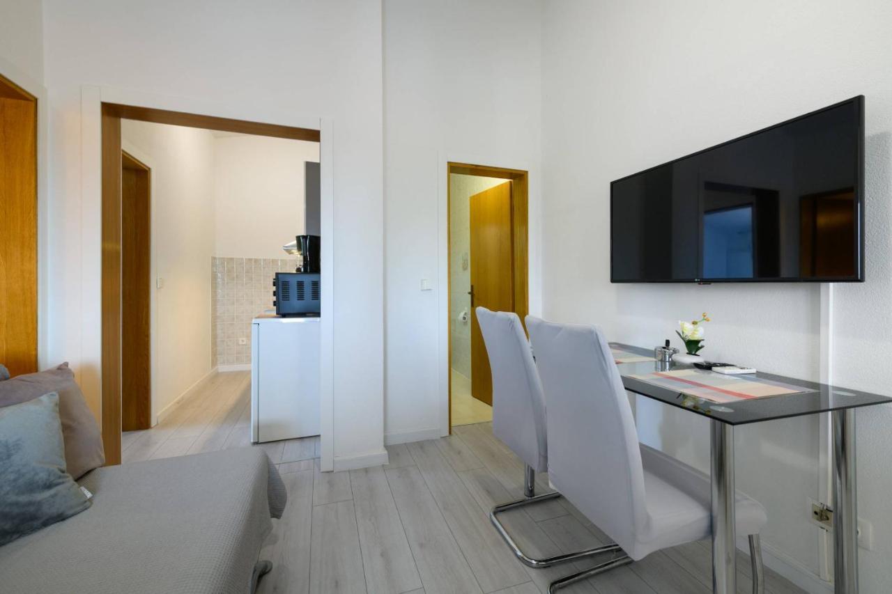 Apartments Somi Πόρετς Εξωτερικό φωτογραφία