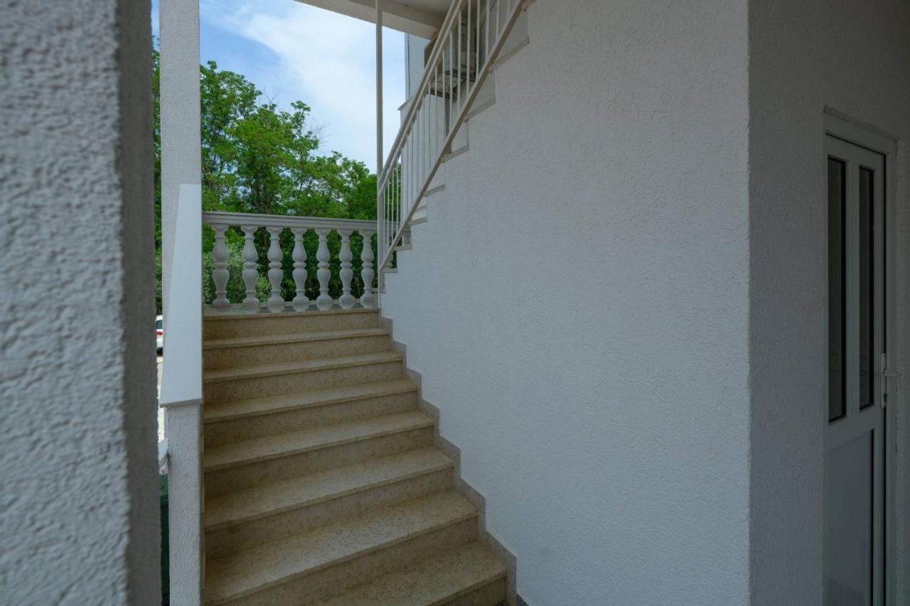 Apartments Somi Πόρετς Εξωτερικό φωτογραφία