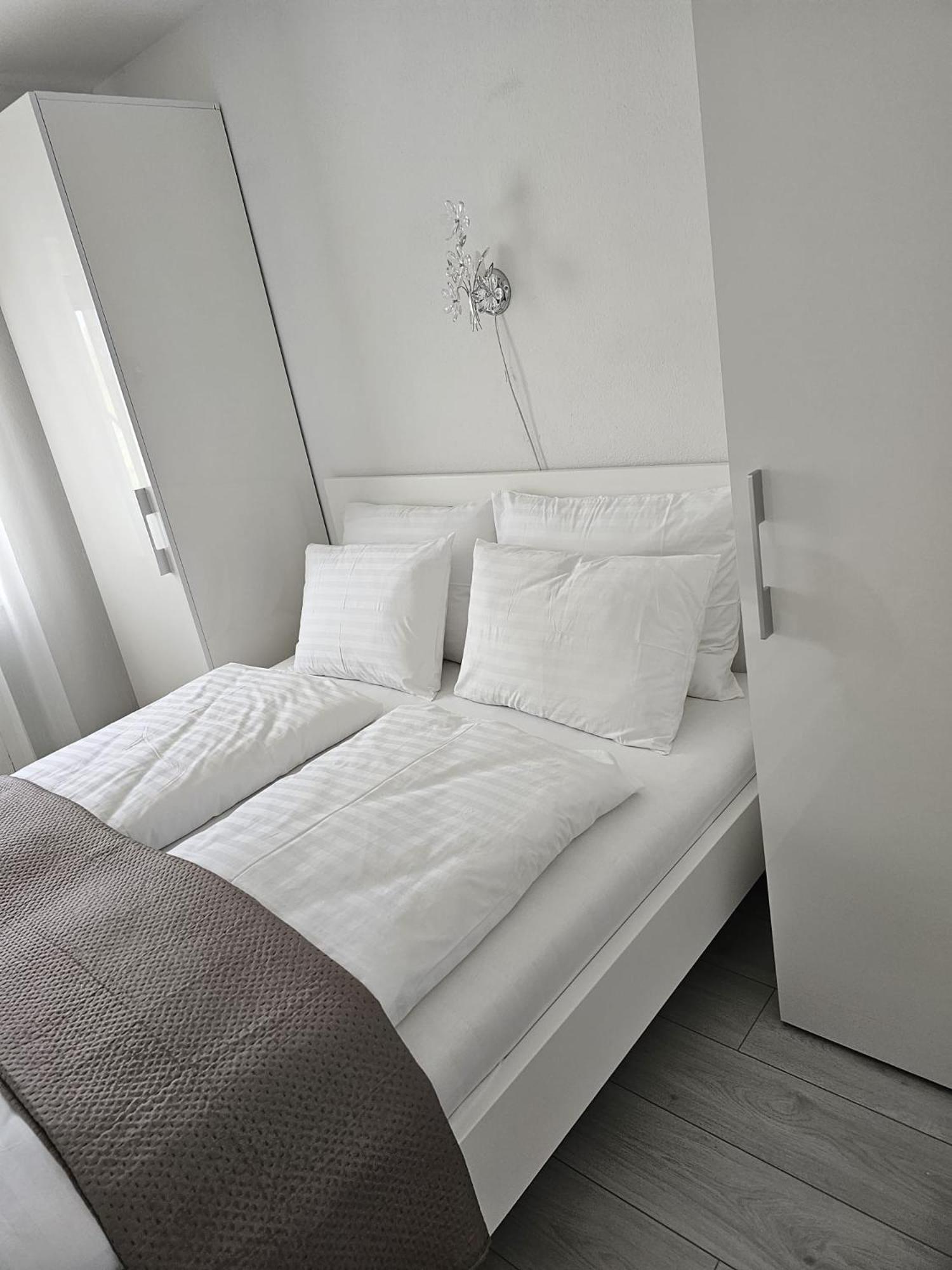 Apartments Somi Πόρετς Εξωτερικό φωτογραφία
